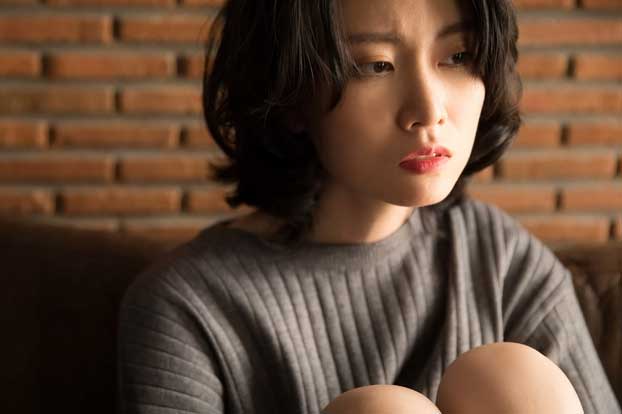 Đêm tân hôn, nghe mẹ chồng dỗ trẻ mà tôi òa khóc