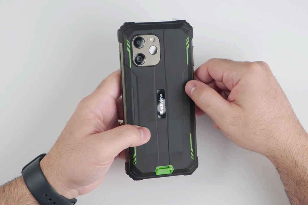 Smartphone chống nước, RAM 8 GB, pin 10.380 mAh, giá hấp dẫn