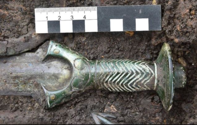 Thanh kiếm 'Bát giác' vẫn sáng bóng như mới sau 3000 năm