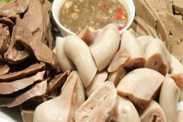 Luộc lòng thả thêm thứ nước này vào: Lòng trắng tinh giòn sần sật, thơm nức không lo hôi