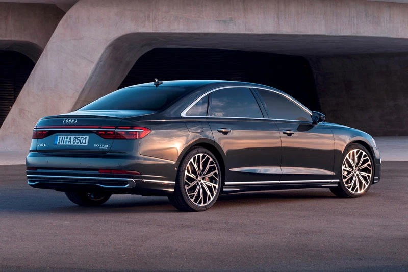 8. Audi A8 2023 (giá khởi điểm: 86.500 USD).