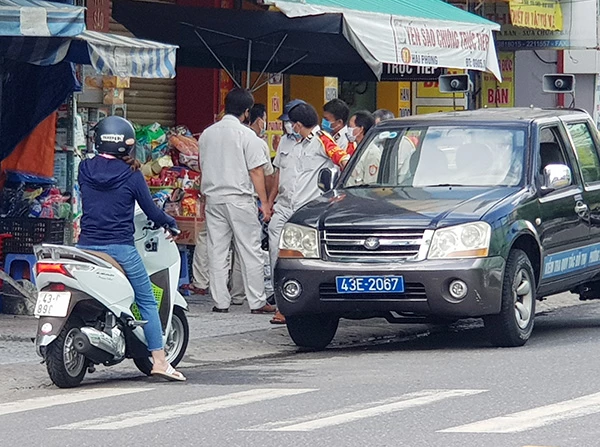 Thường trực HĐND TP Đà Nẵng đề nghị UBND TP chỉ đạo nghiên cứu giải pháp quản lý, sử dụng vỉa hè đáp ứng nhiều mục đích.