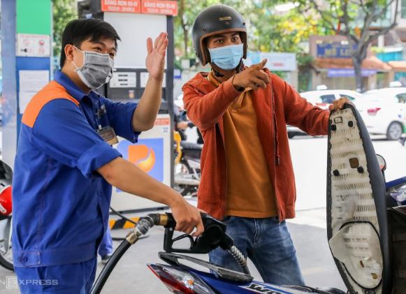 Người bán xăng tiết lộ: Buổi sáng đừng đổ dầu, buổi chiều đừng đổ xăng, giúp bạn tiết kiệm hơn