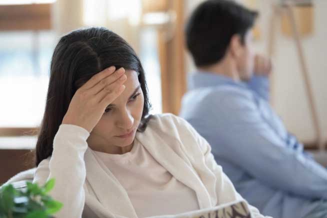 Chờ đợi bạn trai 9 năm nhưng bỗng nhiên anh đưa cho tôi thiệp mời cưới