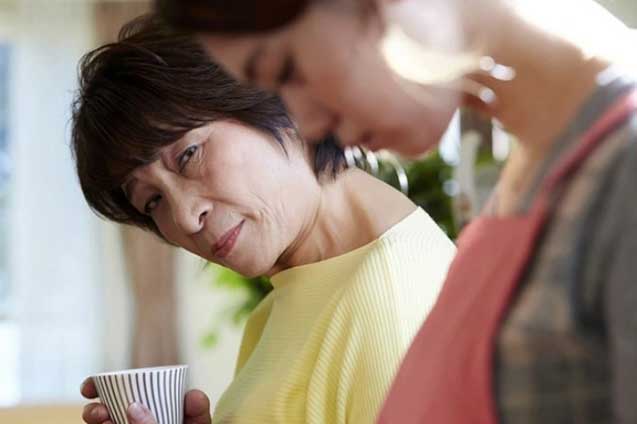 Mẹ tôi nóng mặt khi chị dâu nói lý do chưa muốn sinh con