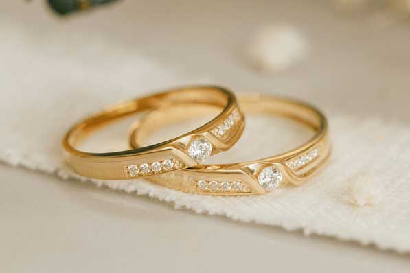 Nhặt được nhẫn cưới cũ của chồng, tôi đem bán luôn có ngay vài triệu