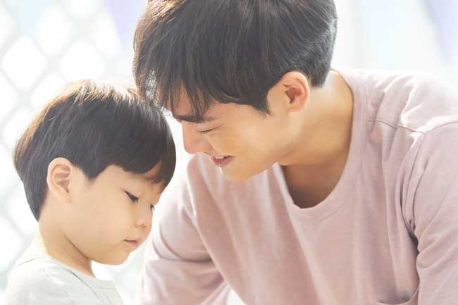 Ngỡ ngàng khi thấy chồng vô cùng thương con riêng của vợ