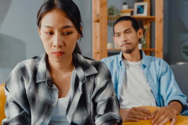 Lời đề nghị của cô hàng xóm khiến vợ chồng tôi mâu thuẫn cãi vã