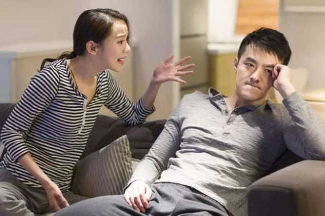 Ái ngại vì em gái quay ngoắt thái độ, quát chồng thậm tệ