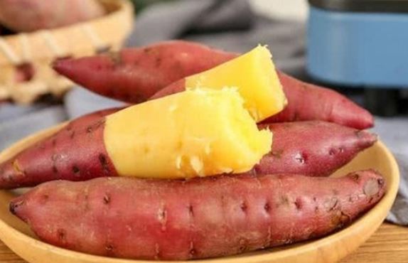 Luộc khoai lang khi chín vớt ngay ra là dại: Làm thêm bước này khoai ngọt lịm, bở tung ai cũng thích