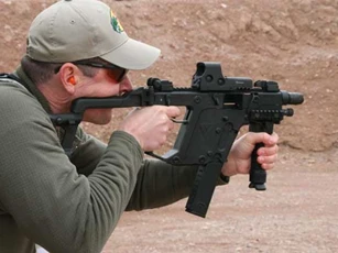 Clip: Kriss Vector - Súng tiểu liên có tốc độ bắn nhanh nhất thế giới