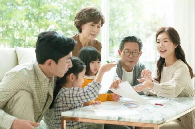 Phân chia tài sản xong, bố mẹ chồng đưa thêm cho tôi 1 thẻ ngân hàng