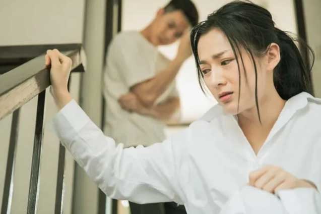 Sau đêm tân hôn, chồng khuyên tôi nghỉ việc về quê sống