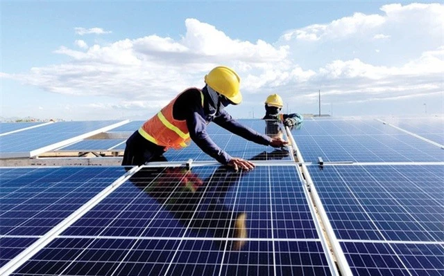 Bộ Công Thương đề xuất hỗ trợ cho điện mặt trời nhà tự sản tự tiêu - Ảnh 1.