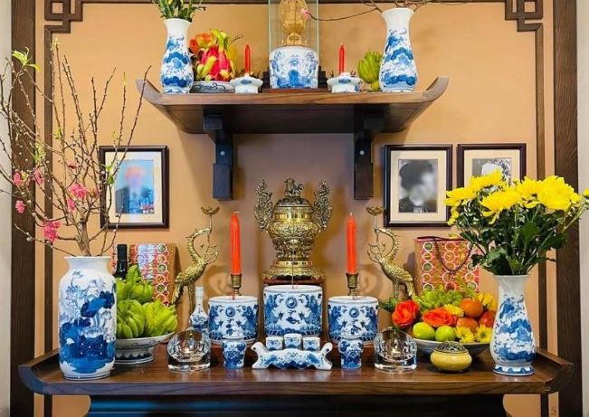 Ảnh thờ có 4 dấu hiệu này là đại kỵ, bảo sao tiền tài tiêu tan, quanh năm khốn khó