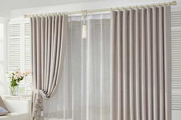 Rèm cửa bị bẩn đừng vội tháo rời để giặt: Làm theo cách này sạch tinh, không tốn công sức