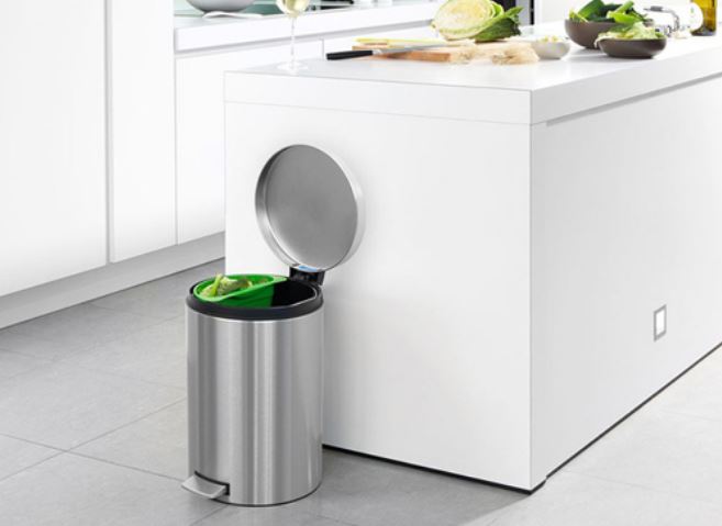 Tiện tay đặt thùng rác đúng 4 vị trí tụ tài này, Thần Tài xa lánh, quanh năm có thể nghèo khó