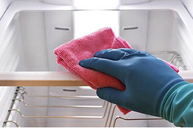 Tủ lạnh bẩn lau sạch bằng nước lạnh là dại: Dùng thứ này vừa hiệu quả, vừa hết mùi hôi