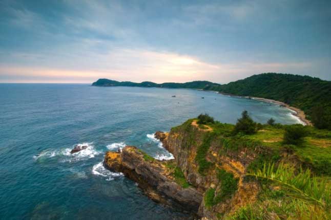 Ngất ngây cảnh biển xanh cát trắng nắng vàng của 'nàng thơ' Cô Tô ở Quảng Ninh