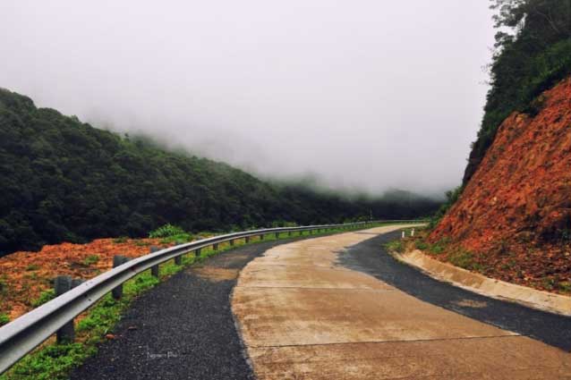 Chiêm ngưỡng cung đèo Sa Mù huyền ảo nổi tiếng bậc nhất ở đất Quảng Trị