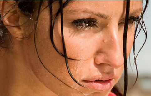 Cơ địa đổ mồ hôi nhiều nên làm gì để khắc phục