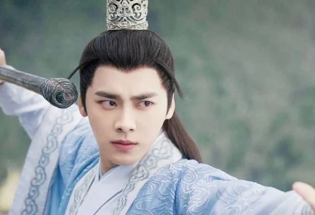 Các cụ dạy rằng: ‘Nam nhân không mao quý như vàng, nữ nhân ít mao nhiều phúc’, tại sao vậy?