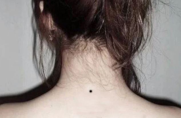 6 nốt ruồi quý hơn vàng, dù là nam hay nữ đều dễ có lộc, có thể không lo thiếu tiền bạc