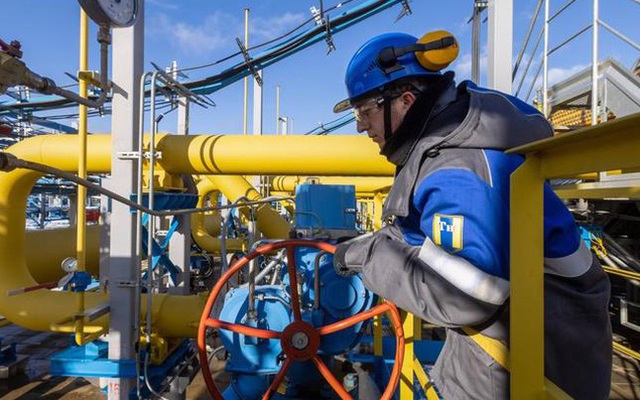 Giá khí đốt châu Âu tăng vọt