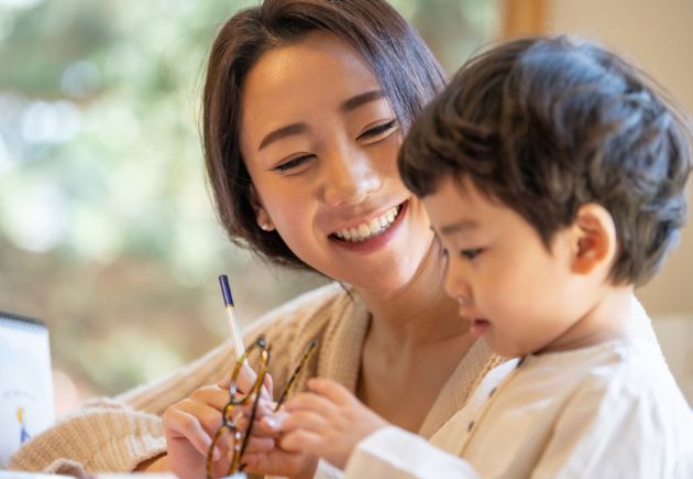 3 dấu hiệu của trẻ được cha mẹ nuôi dạy tốt