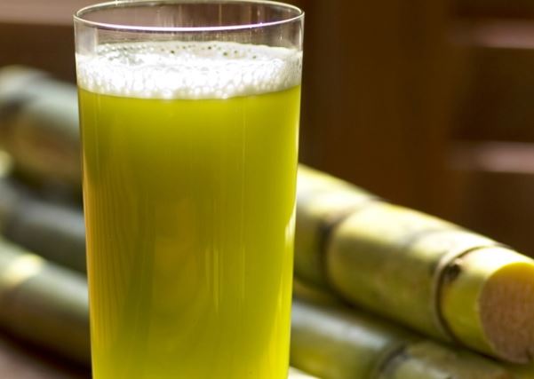 Những lợi ích tuyệt vời khi uống nước mía trong ngày hè nóng bức