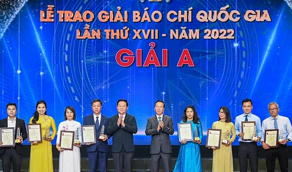 Báo chí luôn gắn bó, đồng hành với sự nghiệp cách mạng dân tộc