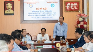 Bệnh viện Ung bướu và Đại học Cần Thơ ký kết hợp tác chuyển đổi số