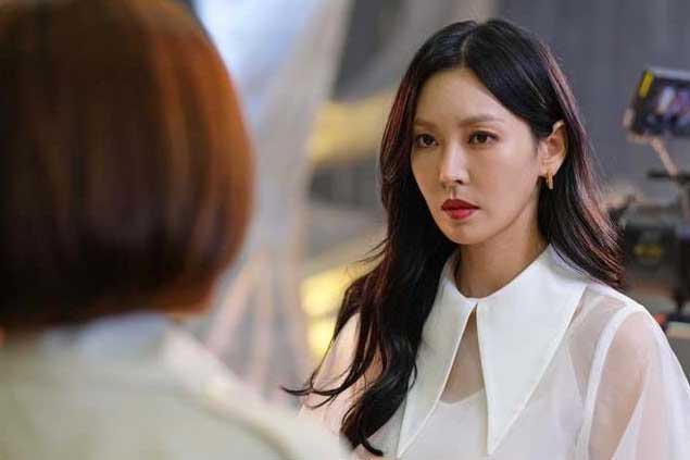 Biết chuyện mẹ hầm gà cho con dâu mang bầu, chị chồng nói tôi không ra gì