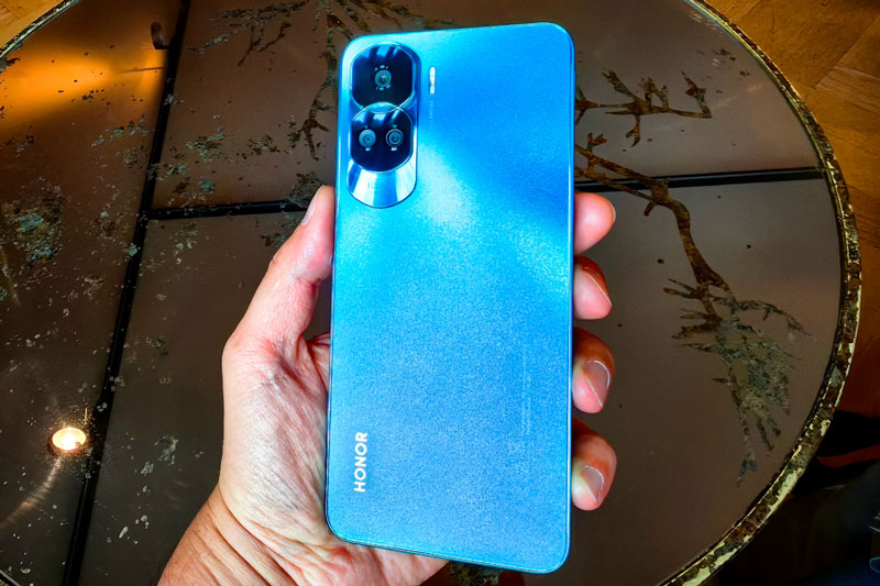 Smartphone 5G, RAM 8 GB, camera 100 MP, giá gần 8 triệu đồng