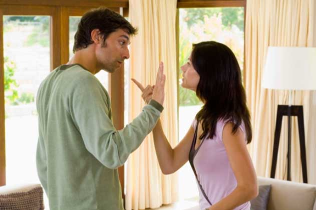 Chồng đập nồi cơm điện khi biết tôi đòi nợ bạn của anh