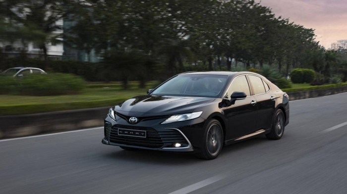 Phân khúc sedan hạng D: Toyota Camry giảm doanh số, vẫn giữ ngôi vương