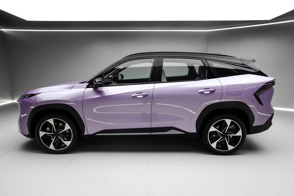 SUV công suất 390 mã lực, siêu tiết kiệm xăng, giá gần 450 triệu đồng