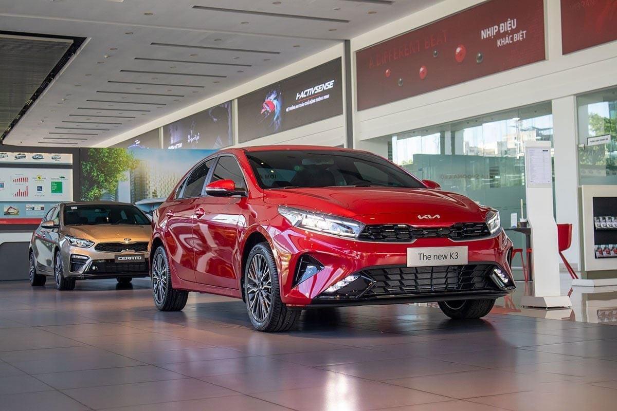 Kia K3 tiếp tục giảm giá, quyết lấy lại 'ngôi vương'