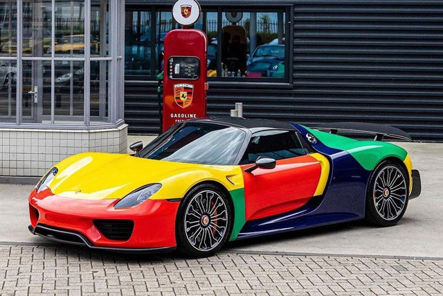 Porsche 918 Spyder Weissach nổi bật với phối màu đặc biệt