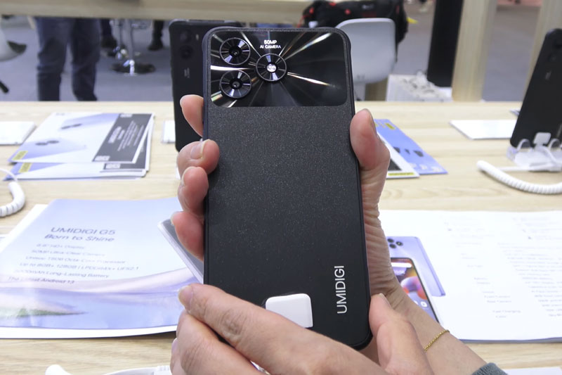 Smartphone ‘nồi đồng cối đá’, RAM 8 GB, pin 6.000 mAh, giá gần 3 triệu đồng