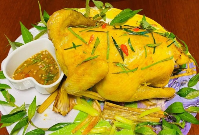 Đầu bếp mách mẹo hấp gà ngọt lịm, thịt thơm ngon hơn cả nhà hàng