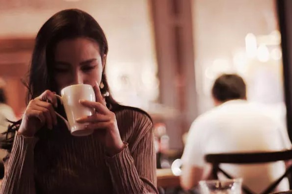 Mấy đêm liền vợ cứ thức trắng rồi ngồi tần ngần, tôi hỏi thì cô ấy bật khóc đưa ra tờ siêu âm thai