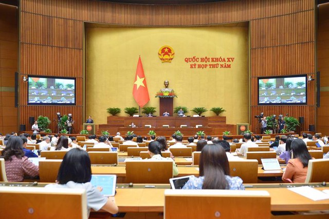 ĐBQH đề nghị cần làm rõ quy định mua bán bất động sản phải thông qua sàn