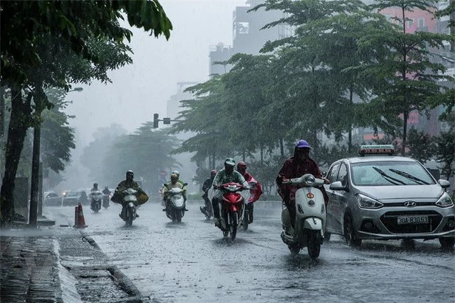 Dự báo thời tiết ngày 25/6/2023: Hà Nội tiếp tục có mưa to và dông