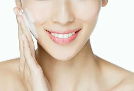 4 thói quen rửa mặt sai khiến làn da phải “kêu cứu”, bạn cần sửa ngay và luôn