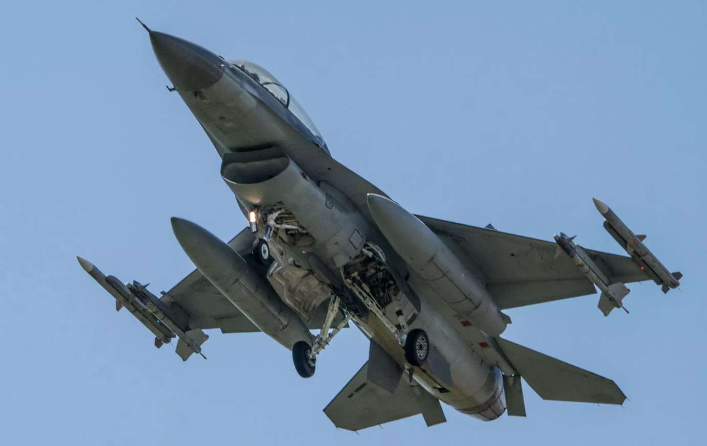 Đức tìm ra cách để từ chối cung cấp F-16 cho Kiev