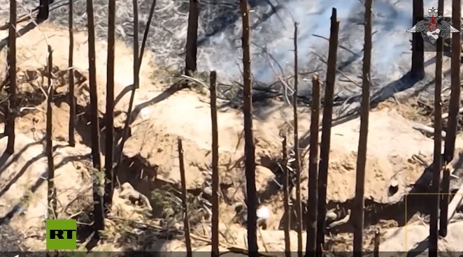 Bộ Quốc phòng Nga công bố video đột kích chiến hào Ukraine