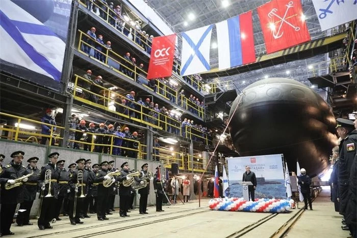 Phương Tây đang theo dõi chặt chẽ tình hình xung quanh tàu ngầm mới nhất của Nga đó là chiếc Ufa.