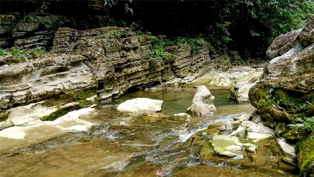 Suối Nùng Chang, nơi khám phá không dành cho những người thiếu kinh nghiệm - Ảnh 1.