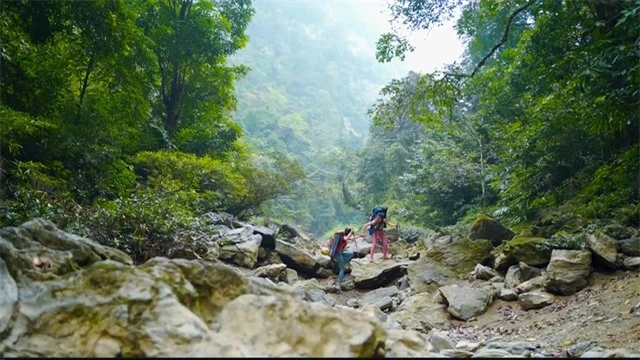 Suối Nùng Chang, nơi khám phá không dành cho những người thiếu kinh nghiệm - Ảnh 3.